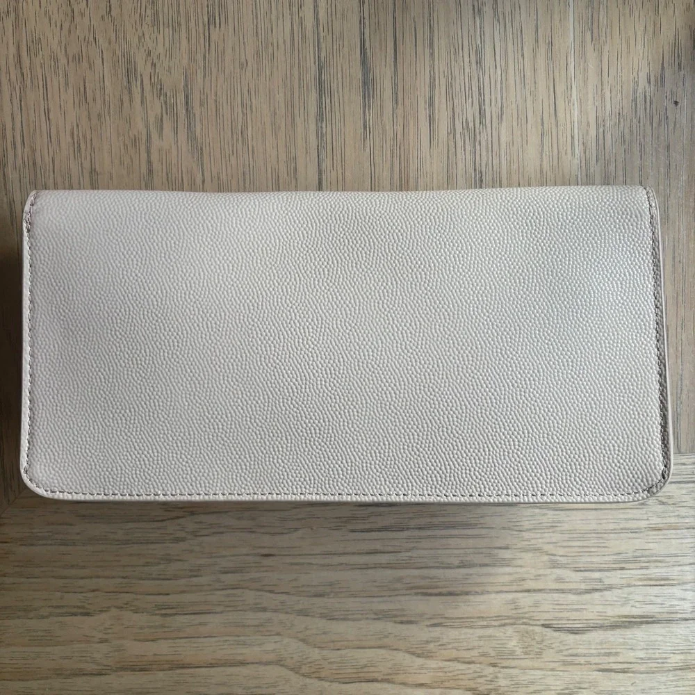 $398 NWOT TORY‎ BURCH Gigi Envelope Clutch Handbag Beige Pebbled Patent Leather - Picture 3 of 13
